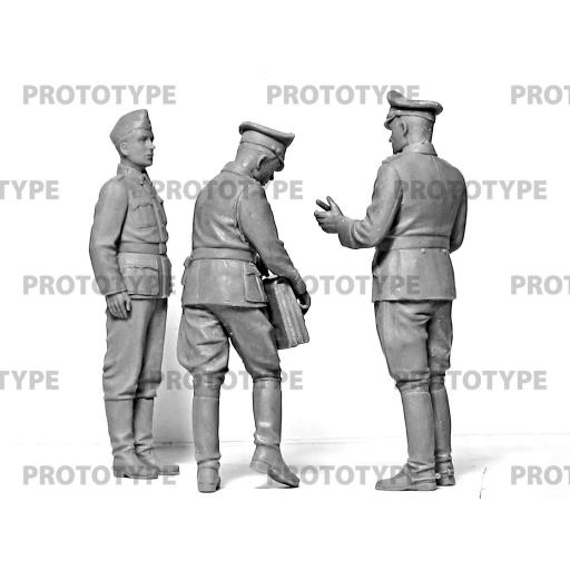 1/24  WWII German Staff Personnel [3]