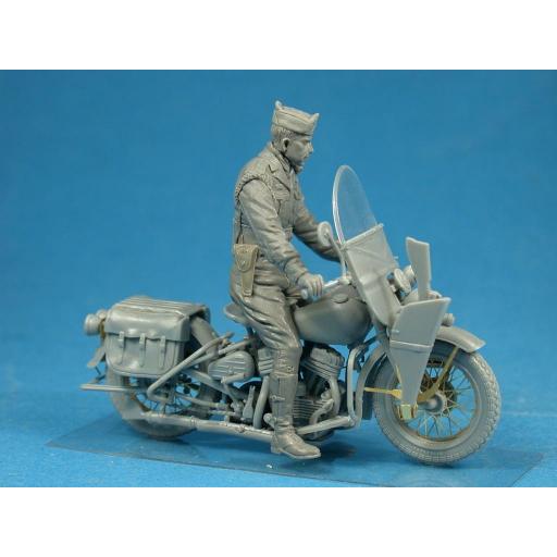 1/35 U.S. Military Policeman w/ Motorcycle [2]