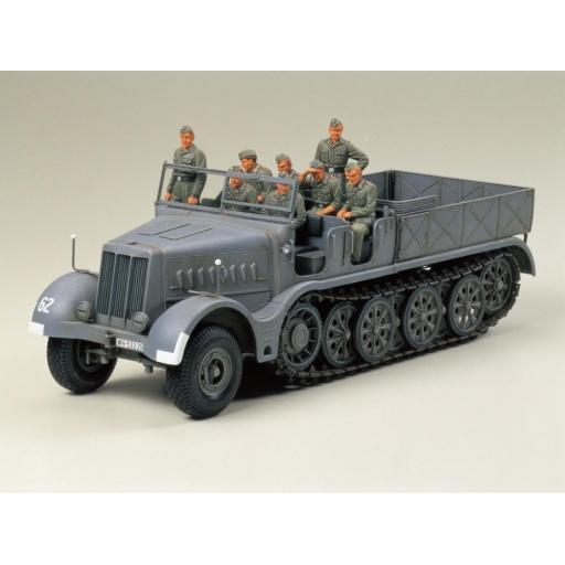 1/35 Schwerer Zugkraftwagen 18 t (Sd.Kfz.9) "FAMO" [1]