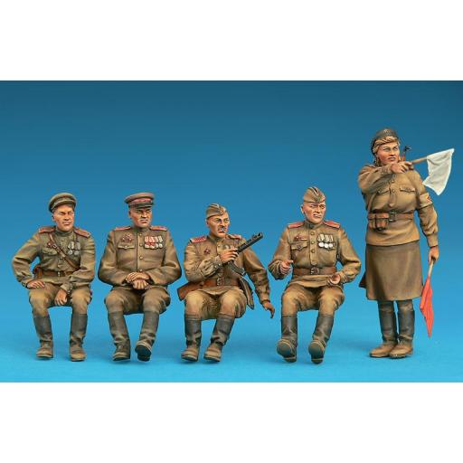 1/35 Pasajeros y Conductor Jeep Soviéticos [1]