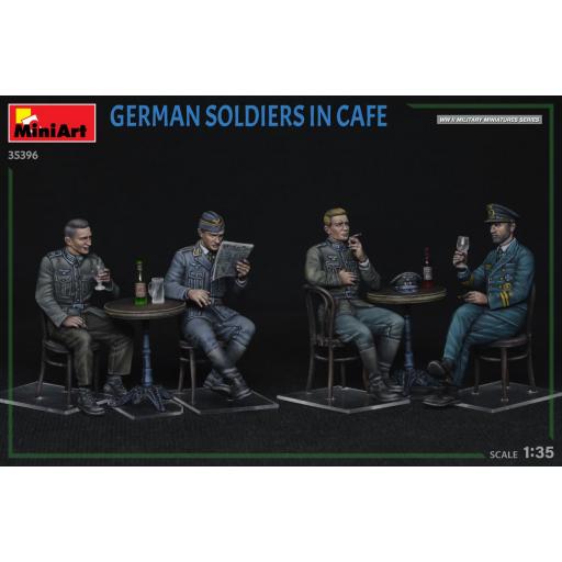 1/35 German Soldiers in Cafe WWII [1]