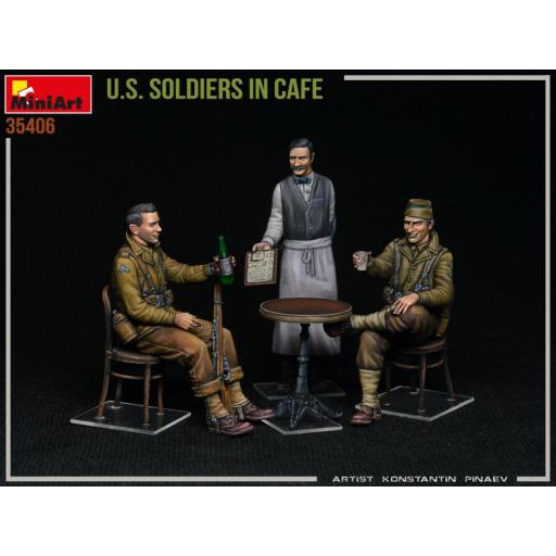 1/35 U.S. Soldiers in Cafe WWII [1]