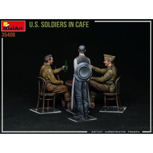 1/35 U.S. Soldiers in Cafe WWII [2]