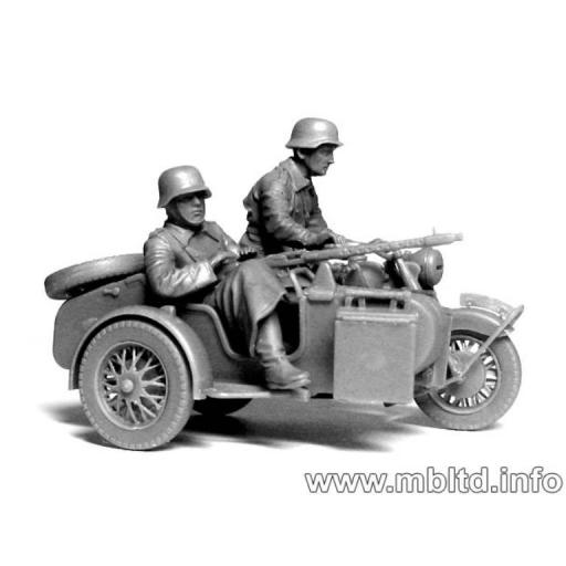 1/35 Motoristas Alemanes en movimiento [1]