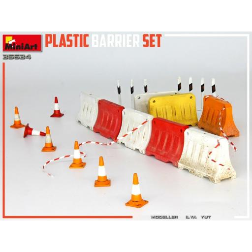 1/35 Plastic Barrier Set 