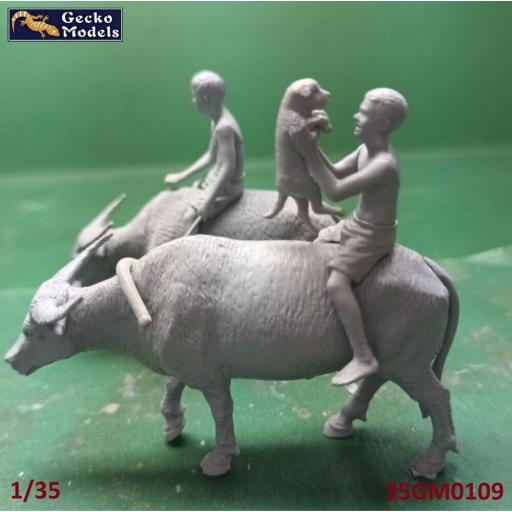 1/35 60-70s  Vietnamese Children, Puppy and Buffalo Set [1]