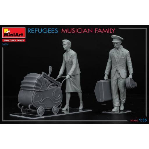 1/35 Refugiados - Familia de Músicos [1]