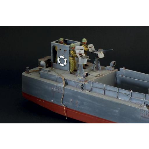 1/35 LCM 3 [4]