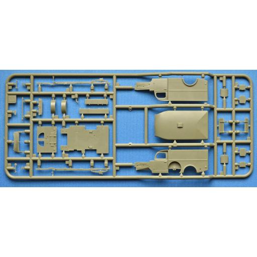 1/72 WC-18 1/2 4x4 Ambulancia [3]