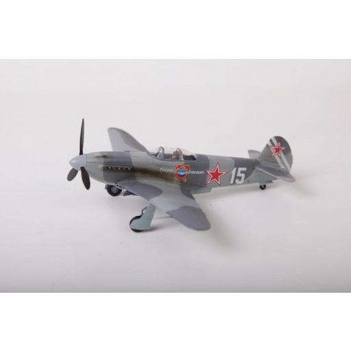 1/72 Caza Soviético YAK-3 [2]