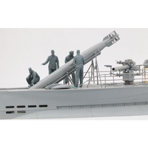 1/35 Marineros y Comandantes de Submarino Alemán Cargando Torpedos [1]