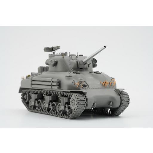 1/35 Sherman M4A1 Mid [1]