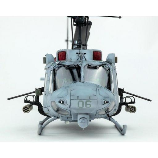 1/48 Helicóptero UH-1N Twin Huey                                                                                                                                                              [2]