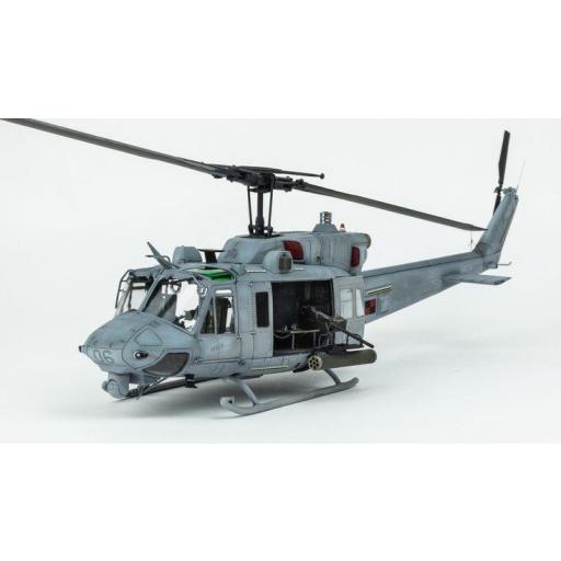 1/48 Helicóptero UH-1N Twin Huey                                                                                                                                                              [3]
