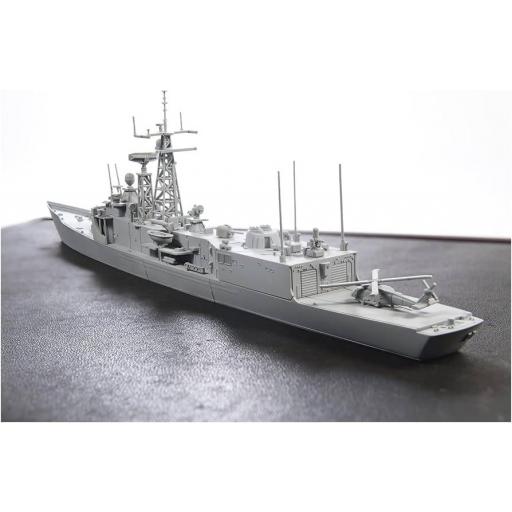 1/700 USS Oliver Hazard Perry FFG-7 [2]