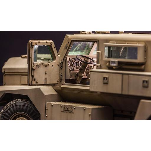 1/35 U.S. Cougar 6x6 MRAP [2]