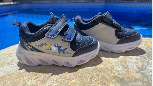 Zapatillas niño baby shark 