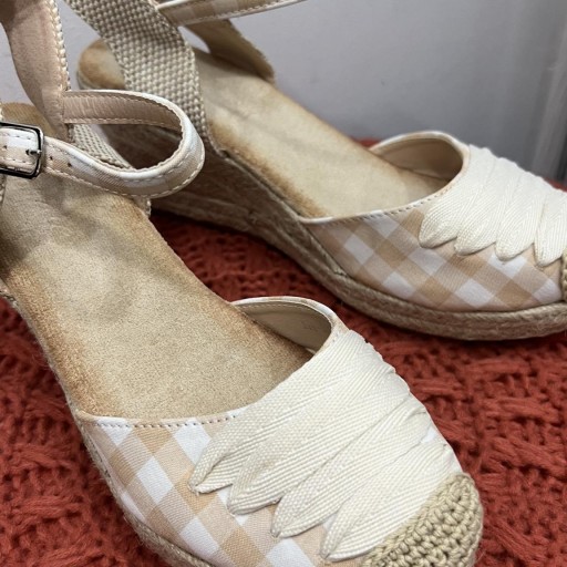 Sandalias altas beige 