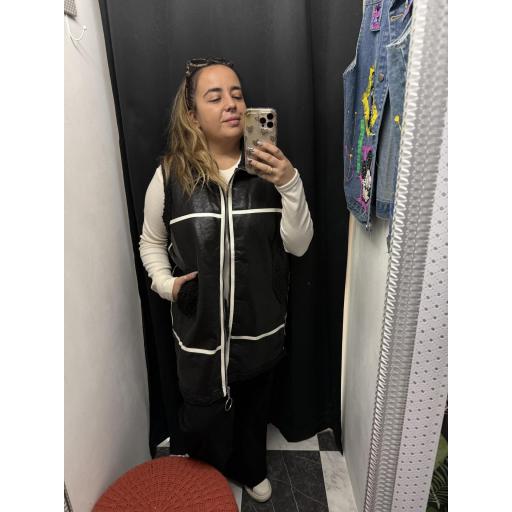 Chaleco negro polipiel 