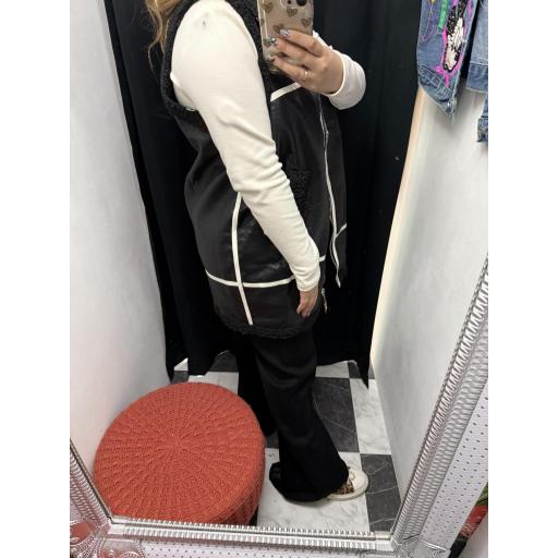 Chaleco negro polipiel  [1]