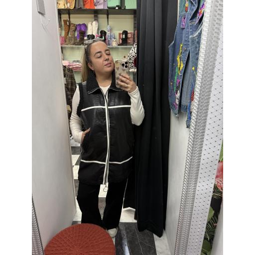 Chaleco negro polipiel  [7]