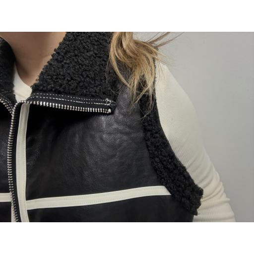 Chaleco negro polipiel  [5]
