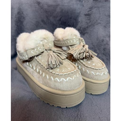 Botines pelito beige 