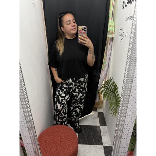 Pantalon estampado [1]