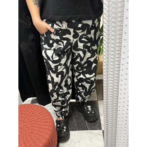 Pantalon estampado [4]