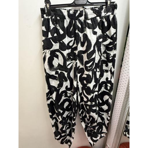 Pantalon estampado [5]