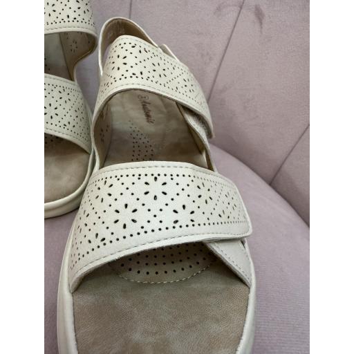 Anatómicas beige  [3]
