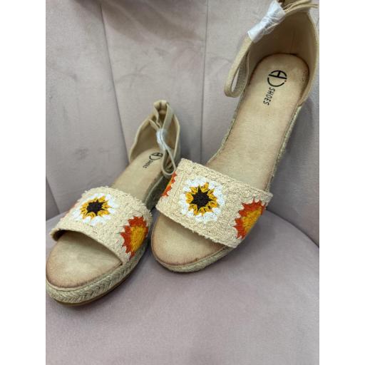 Sandalias cuñas croché 