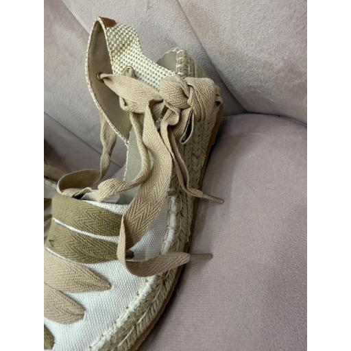 Cuñas cordones beige  [1]