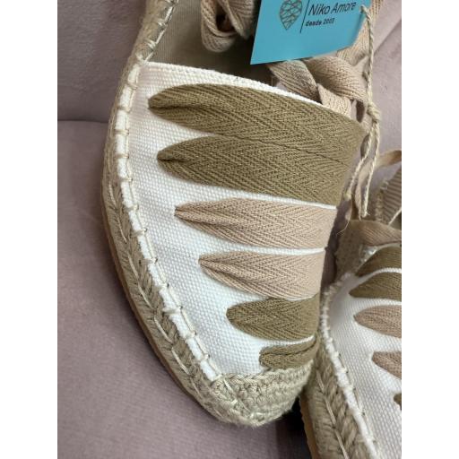 Cuñas cordones beige  [4]