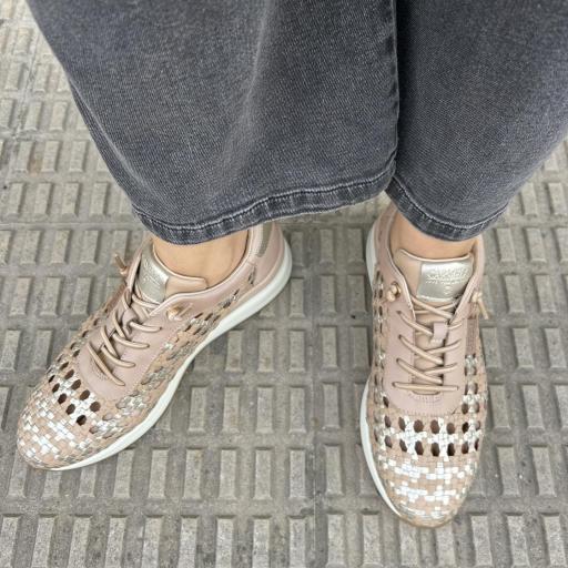 Deportiva Catalane nude [1]