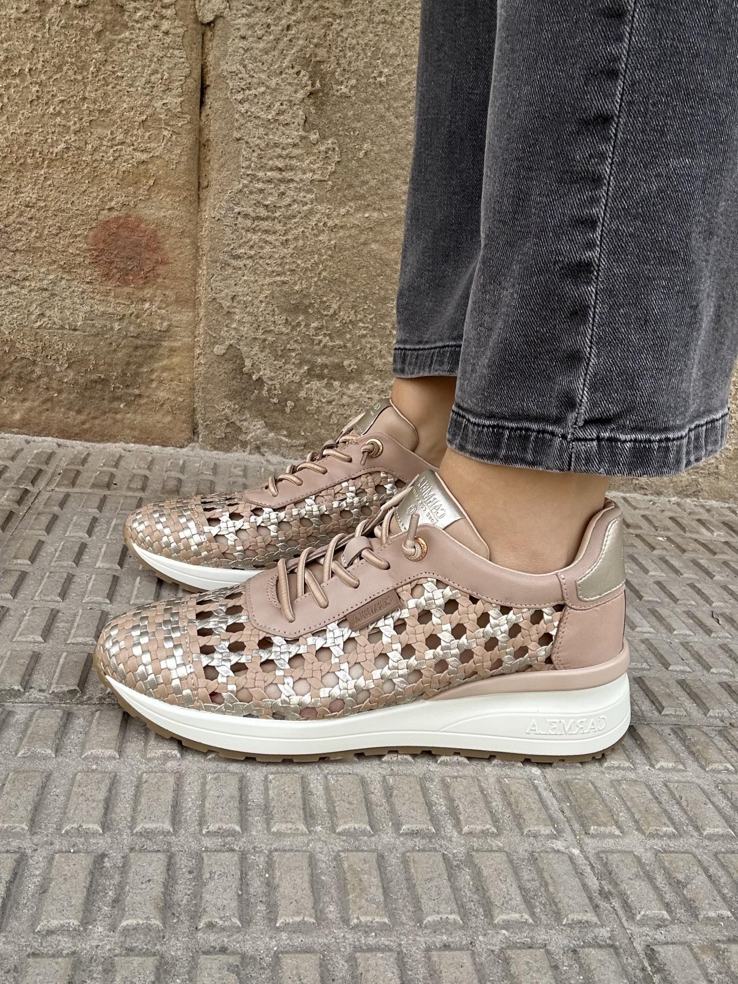 Deportiva Catalane nude