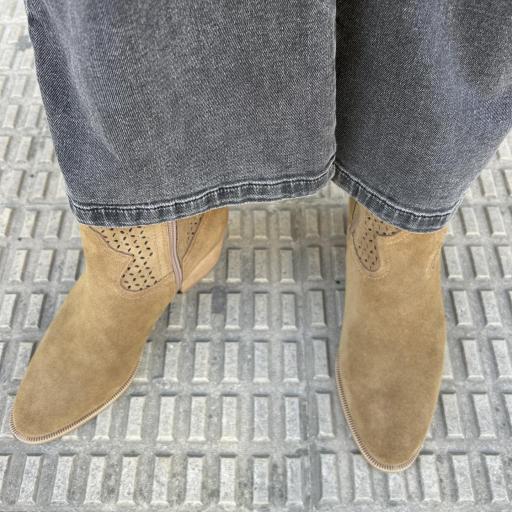 Botín Laia camel [1]