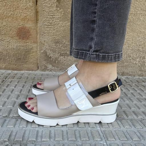 Sandalia Gina tricolor