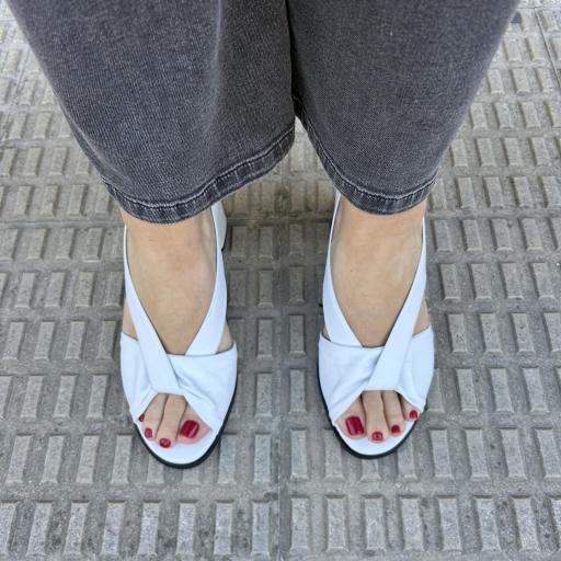 Sandalia Daren blanco [2]