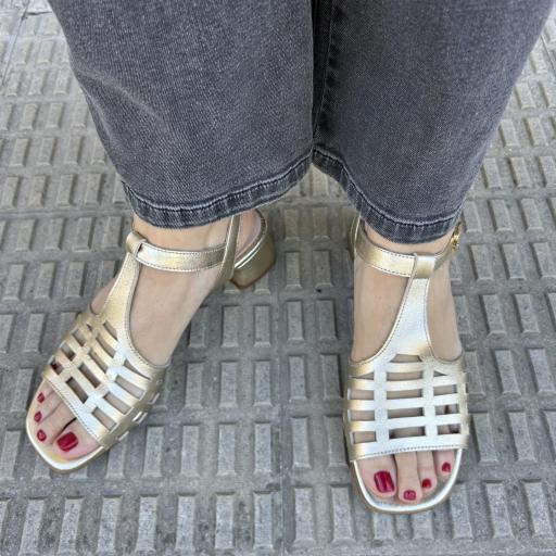 Sandalia Margarit platino [1]