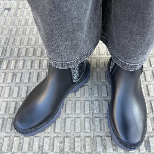 Botin agua Camos negro