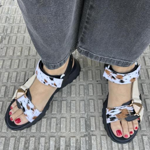 Sandalia Ambar negro pony [1]