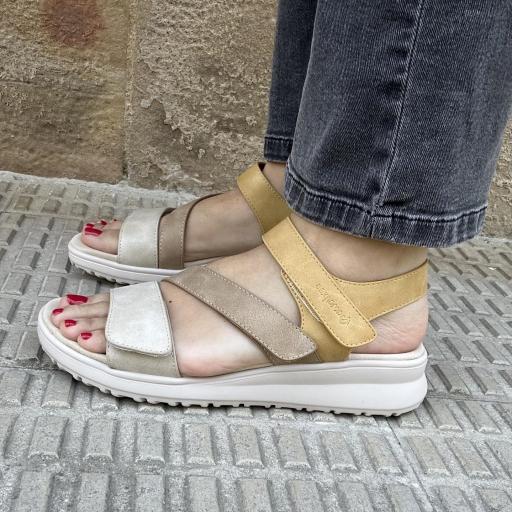 Sandalia tricolor con velcros [0]