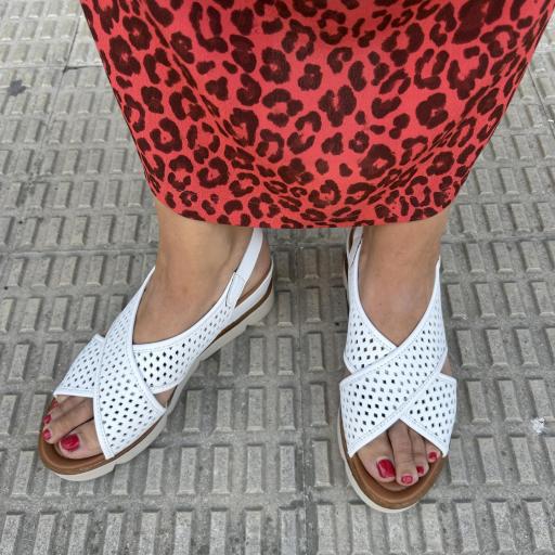 Sandalia picaditos blanca [1]