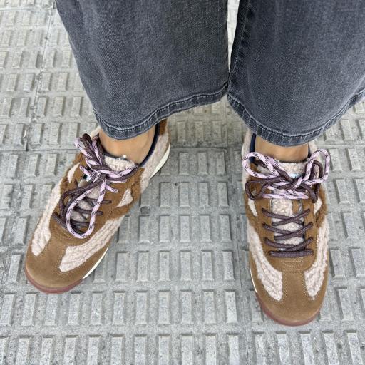Deportiva Ada camel [1]