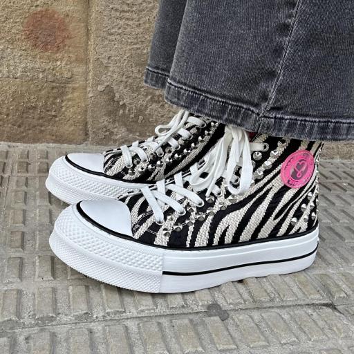 Botin deportivo Anne zebra [2]