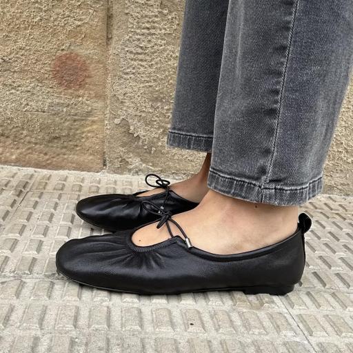 Bailarina Renoir negro