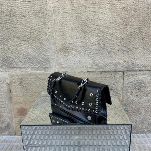 Bolso mano anillas negro [1]