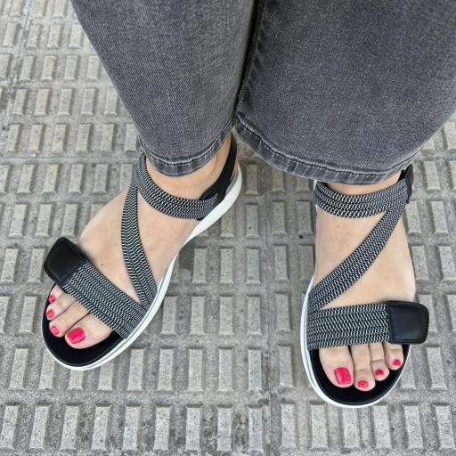 Sandalia Hanoi negro