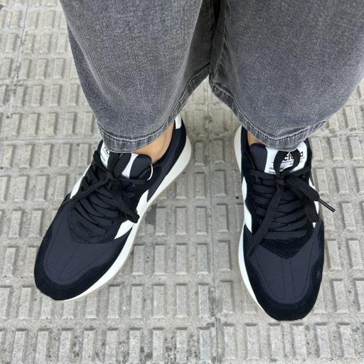 Deportiva Dahlia negro